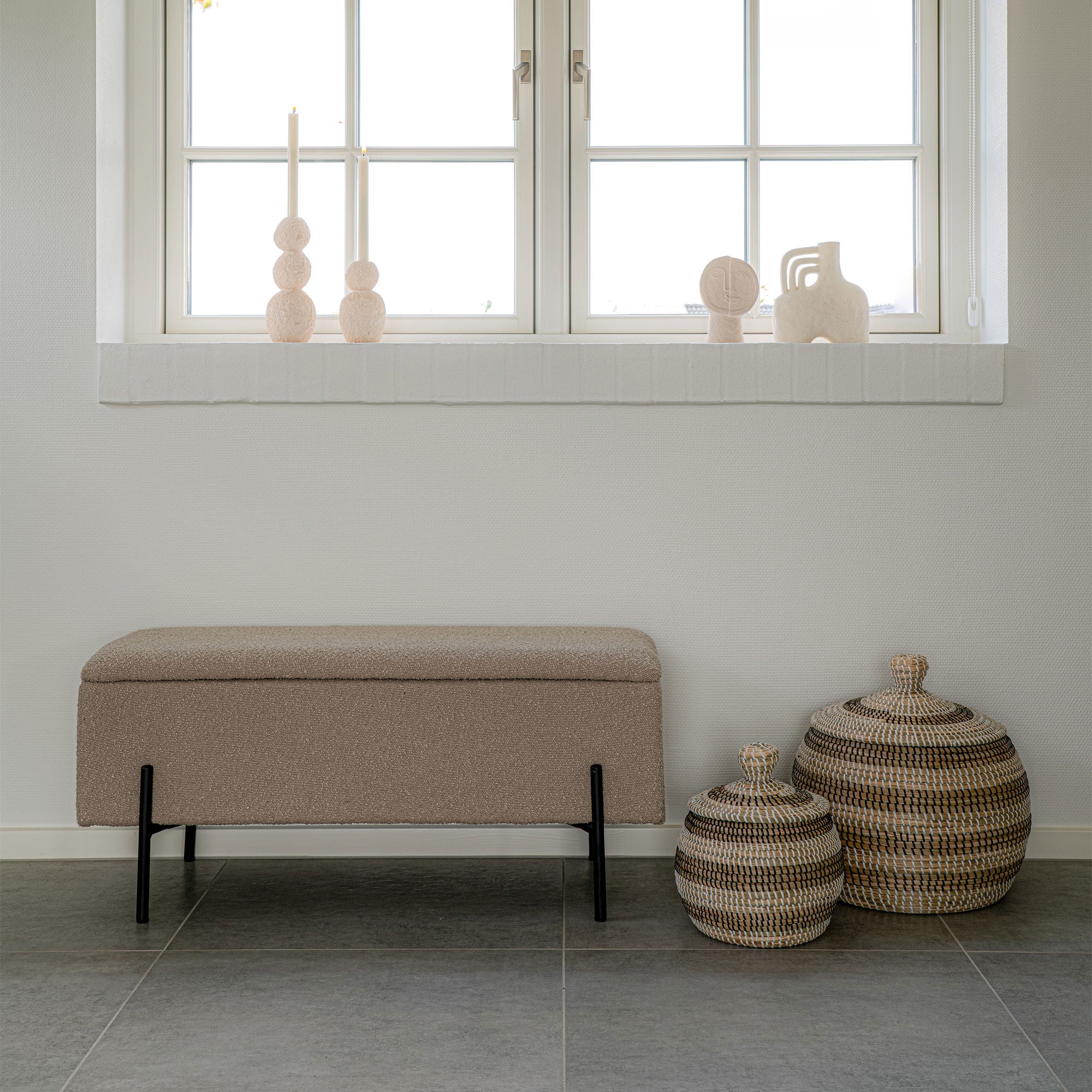 beige med sorte ben 95x36