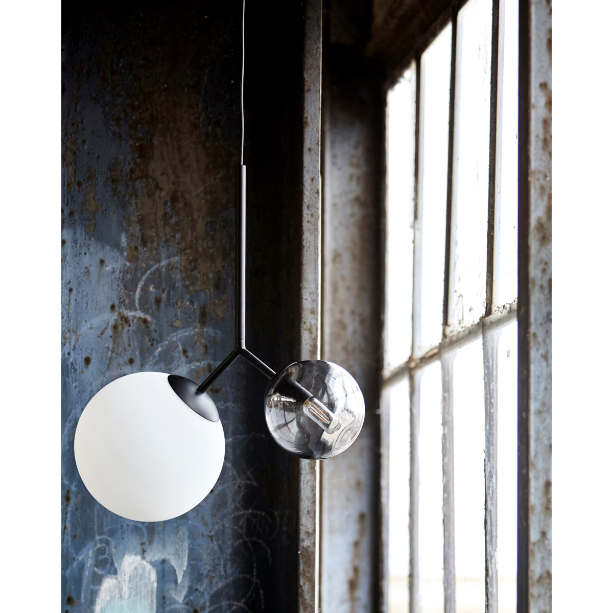 Lampe, HDTwice, Sort