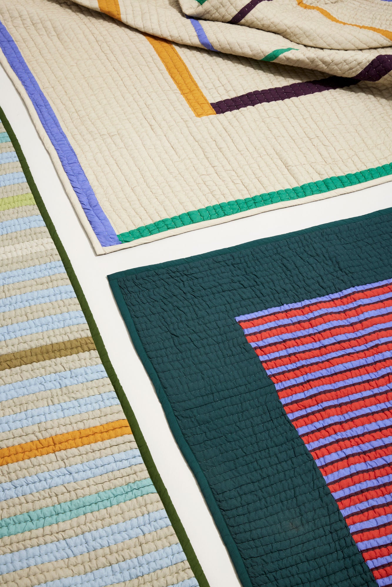 Hübsch Twist Sengetæppe Block 260x260 Mørkegrøn/ Flerfarvet