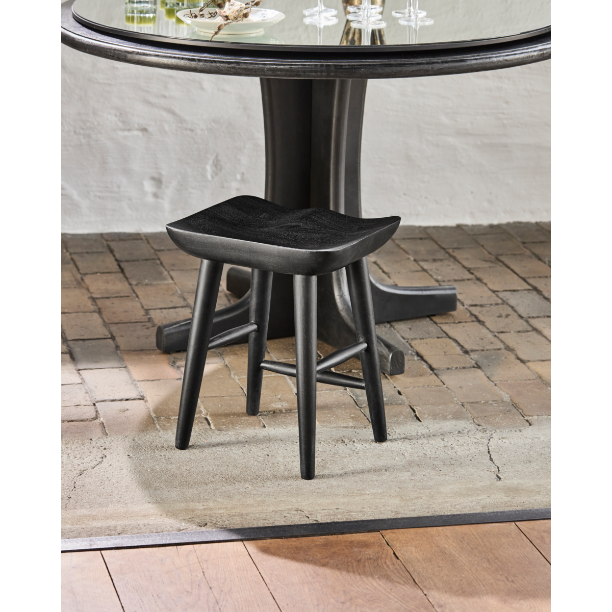 Skammel, HDBar, Sort