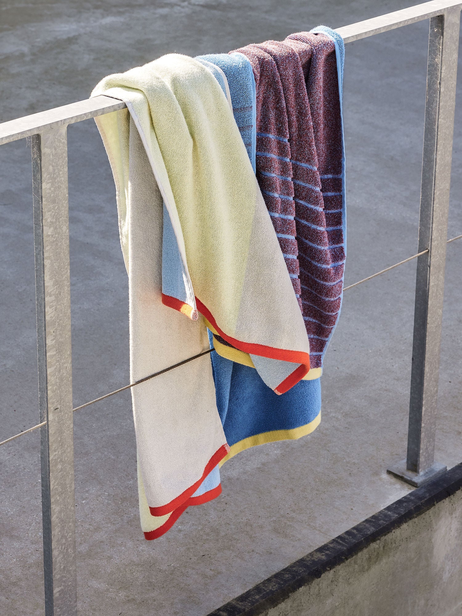 Hübsch Block Håndklæde Large Lyseblå/ Flerfarvet