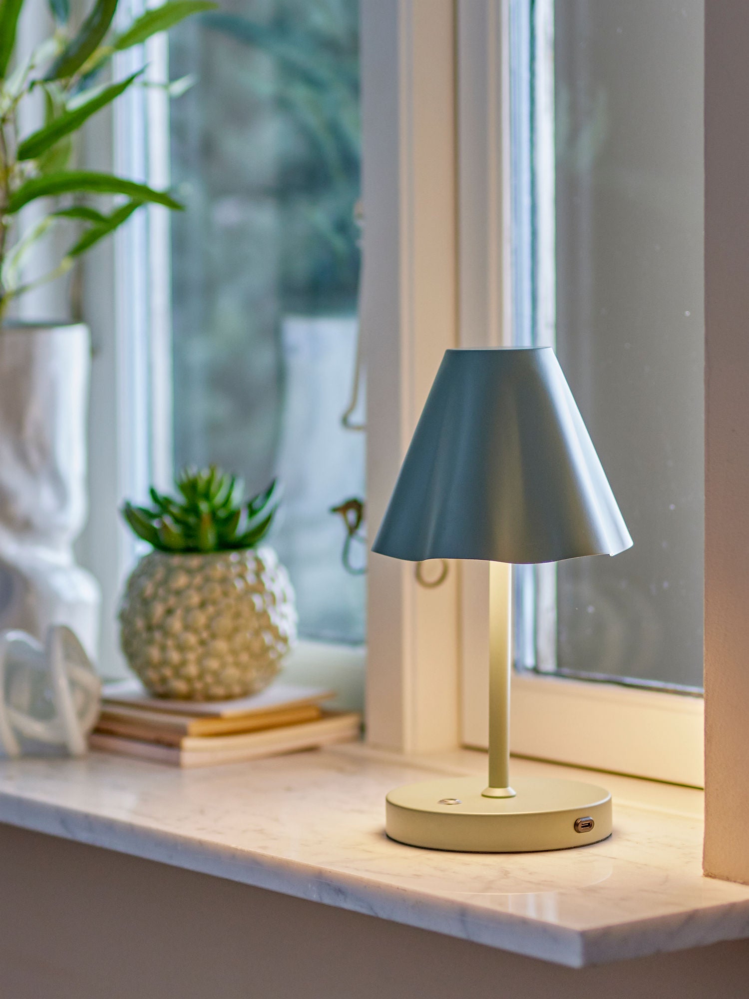 Bloomingville Lianna Portable Lampe, Genopladelig, Grøn, Metal
