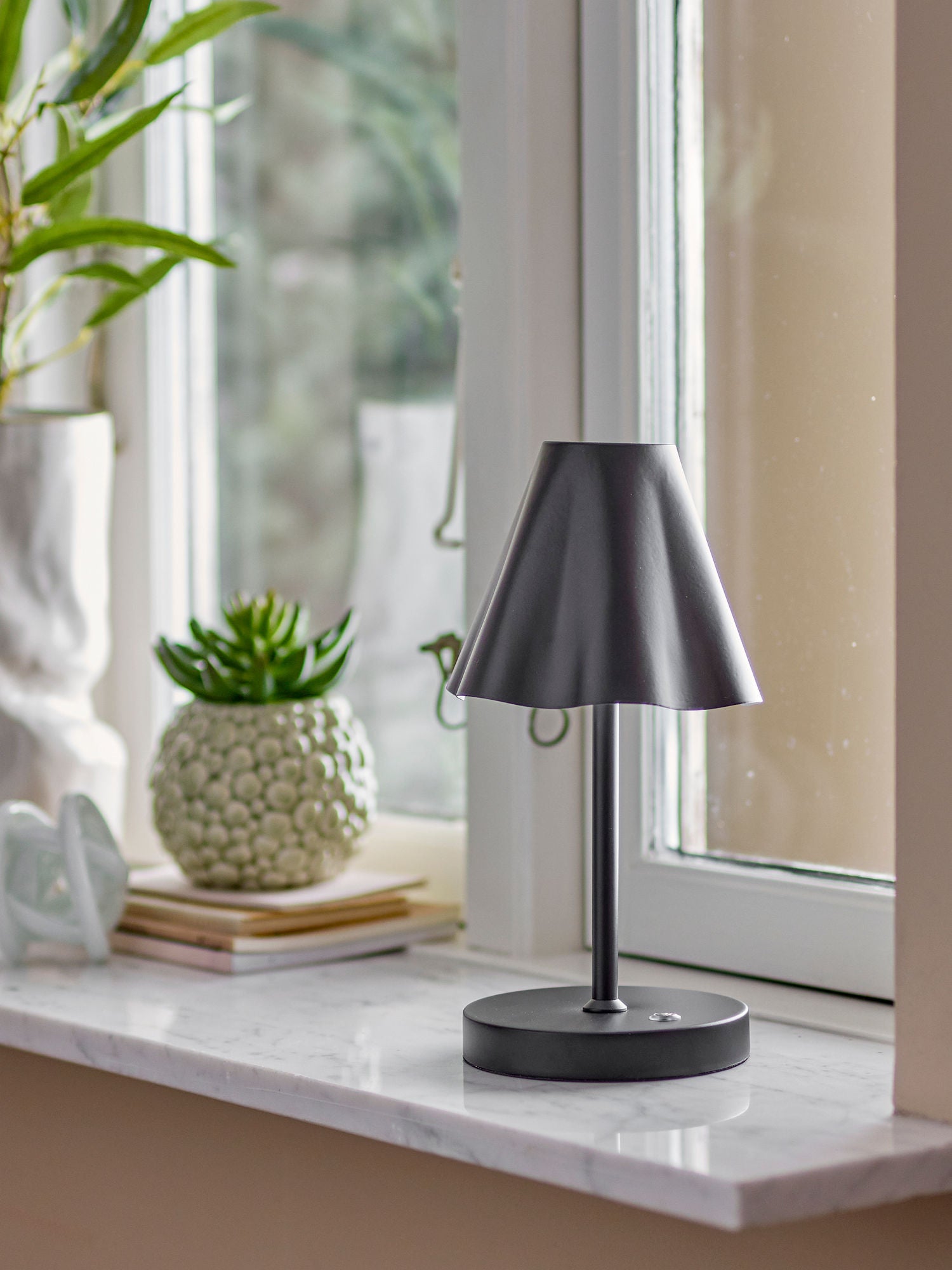 Bloomingville Lianna Portable Lampe, Genopladelig, Sort, Metal