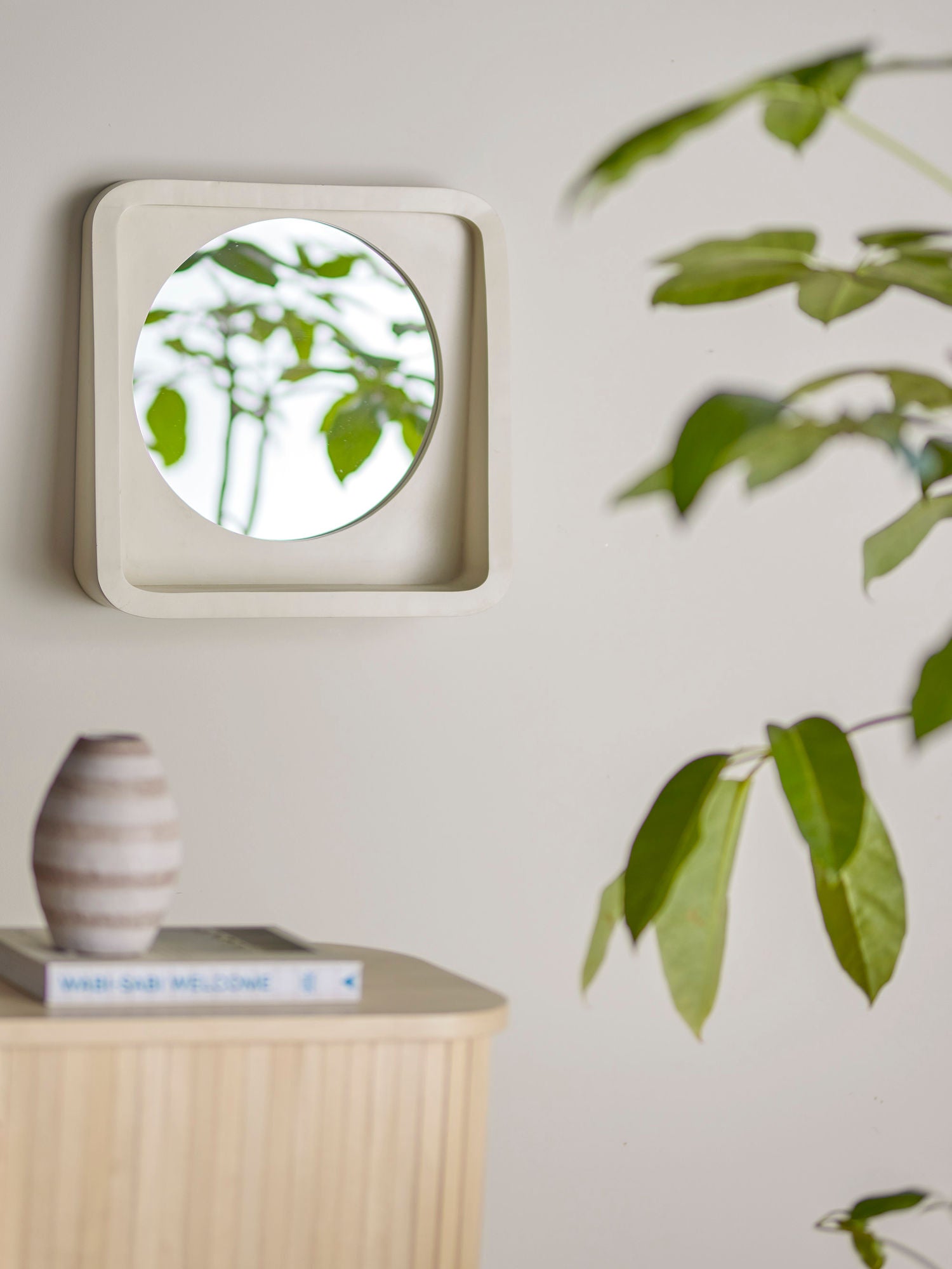 Bloomingville Phoebe Spejl m/Hylde, Natur, Polyresin