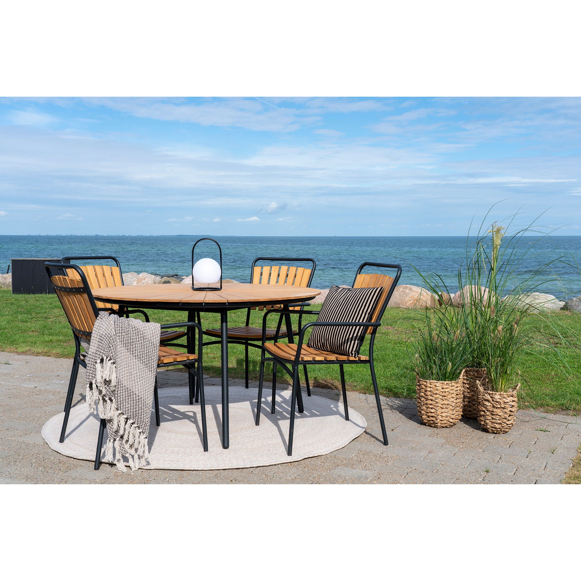 teak med sort stel