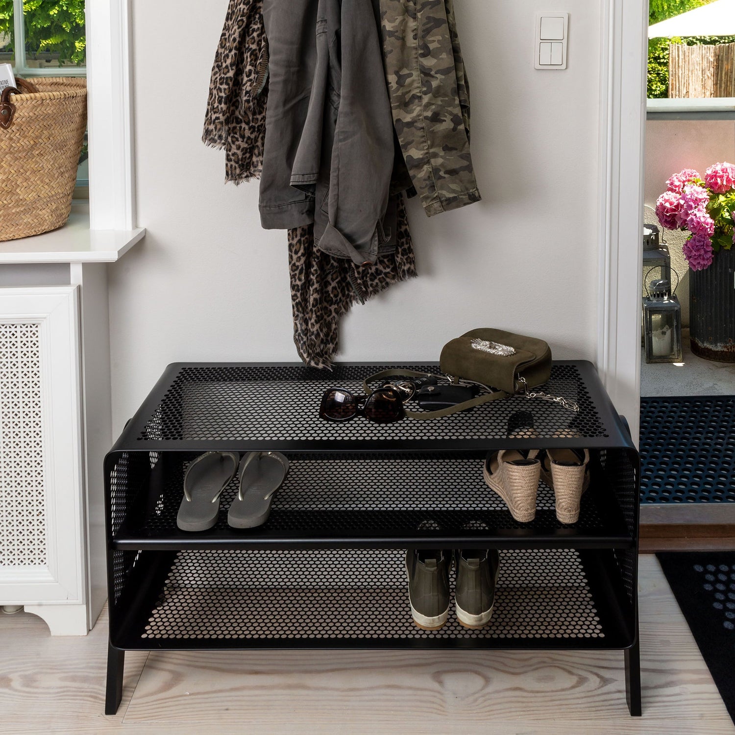 TICA RACK, FLOOR - LARGE/BLACK - Tica Copenhagen - DesignGaragen.dk