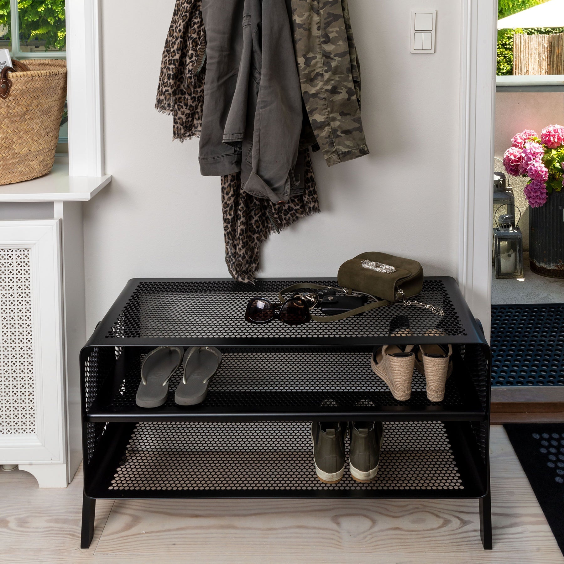 TICA RACK, FLOOR - LARGE/BLACK - Tica Copenhagen - DesignGaragen.dk