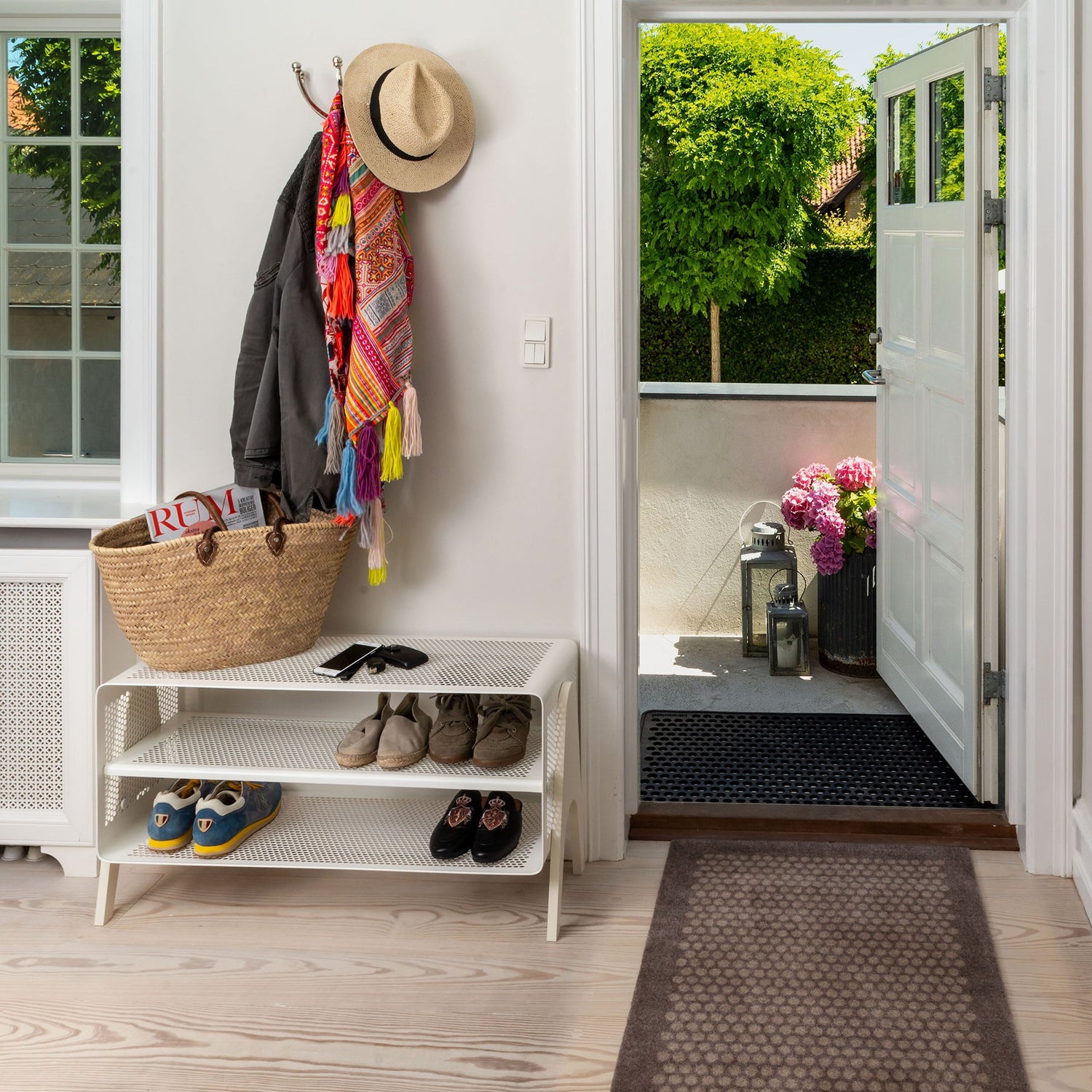 TICA RACK, FLOOR - LARGE/WHITE - Tica Copenhagen - DesignGaragen.dk