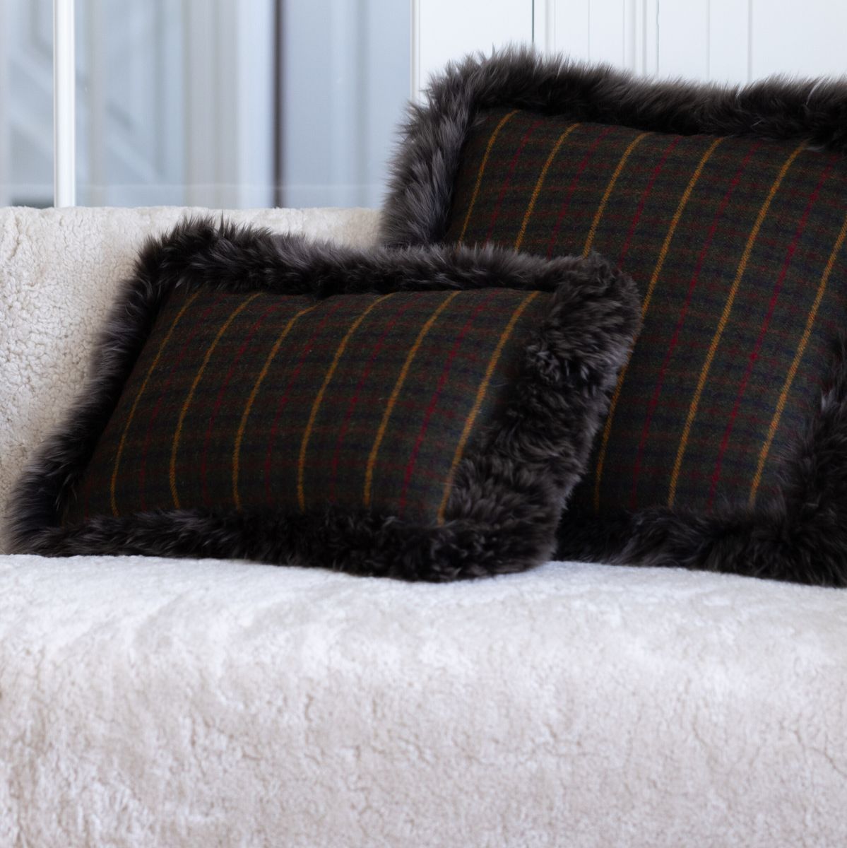 Cheked Collection | Uldpude | Langhåret | Dobbeltsidet | 34x52 cm