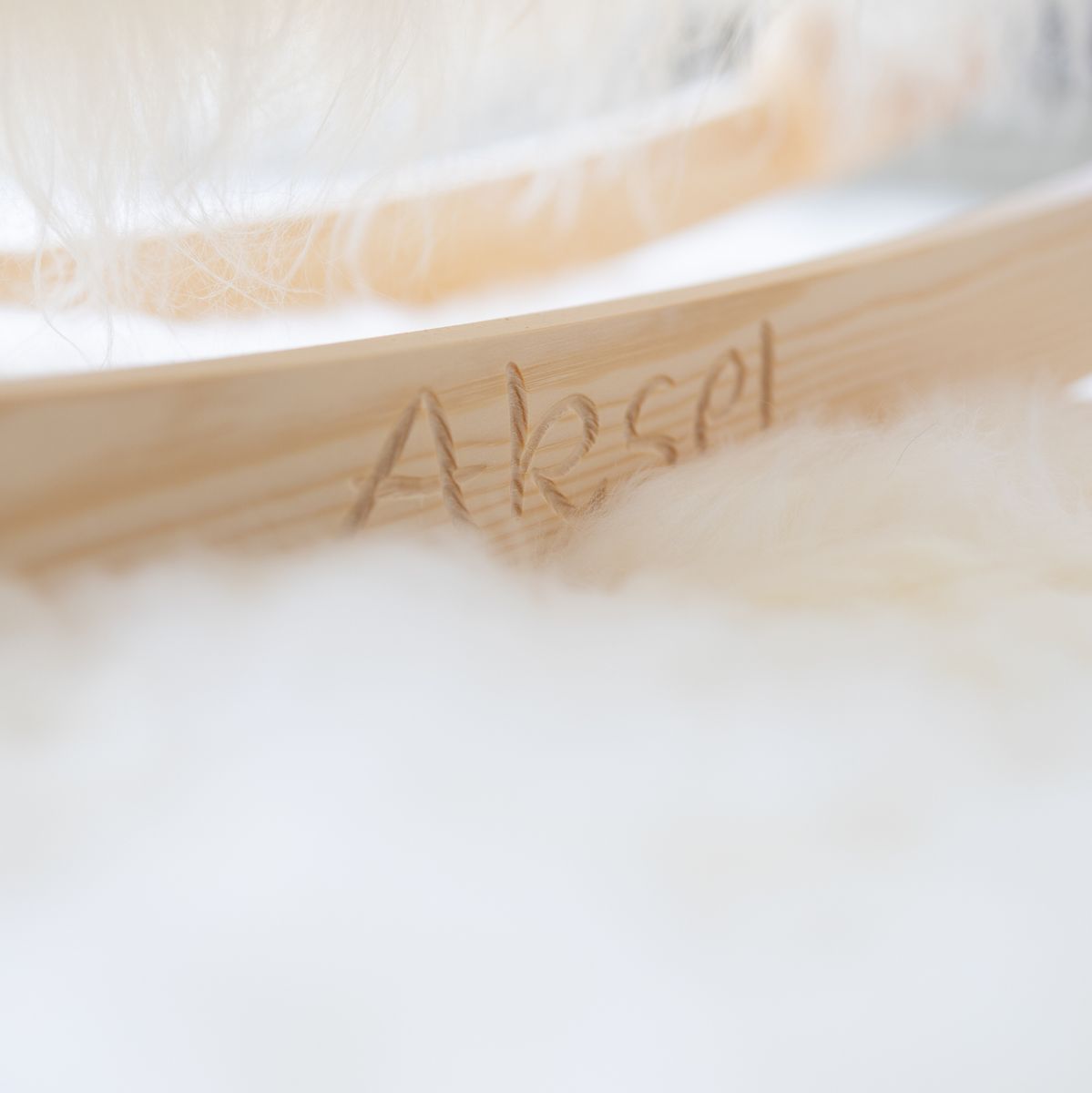 Rokkefår Povl Kjer Design | Langhåret Lammeskind | Stor L85xB25xH60 cm