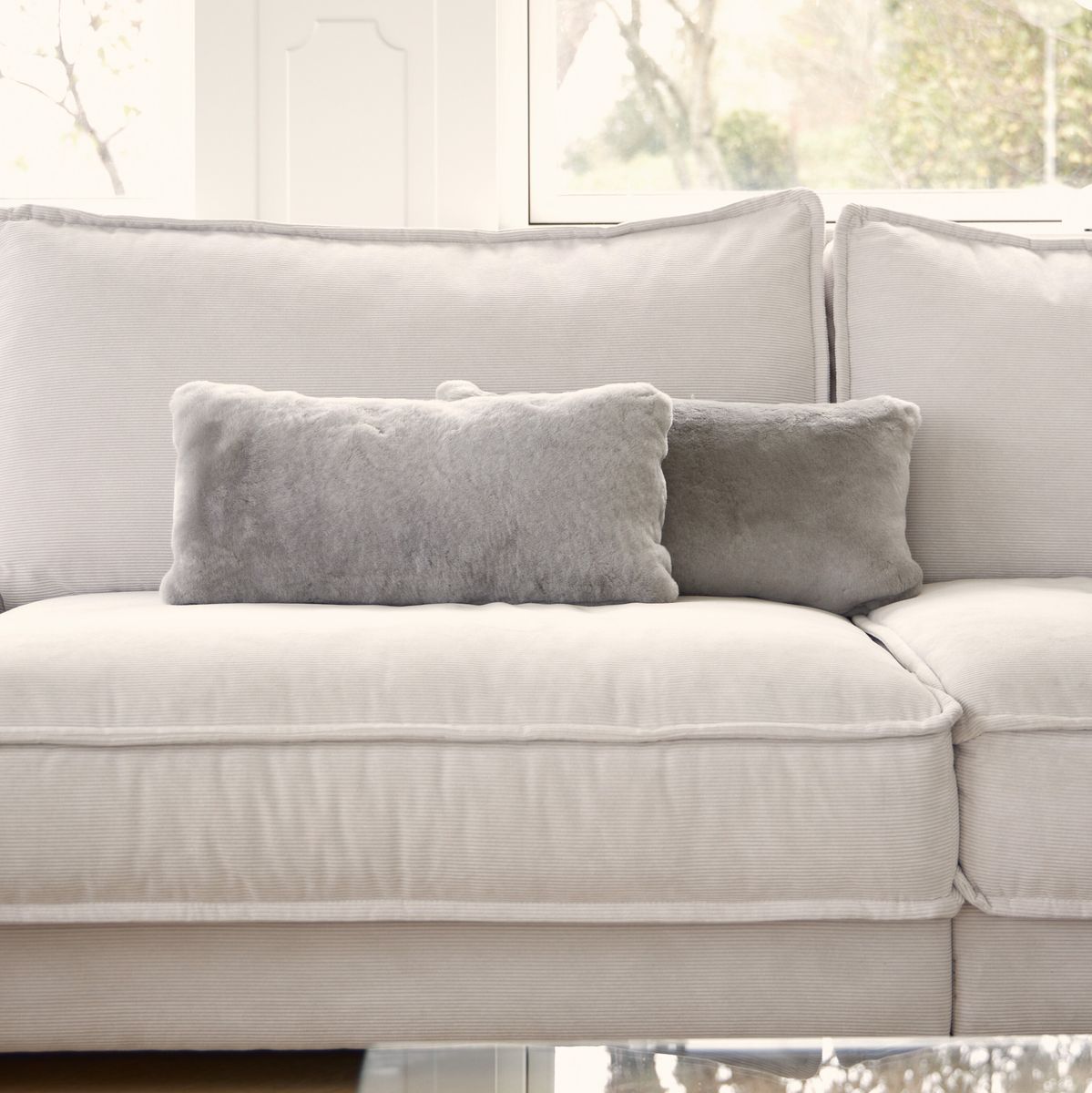 Lammeskindspude | Moccasin | Dobbeltsidet | 28x56 cm