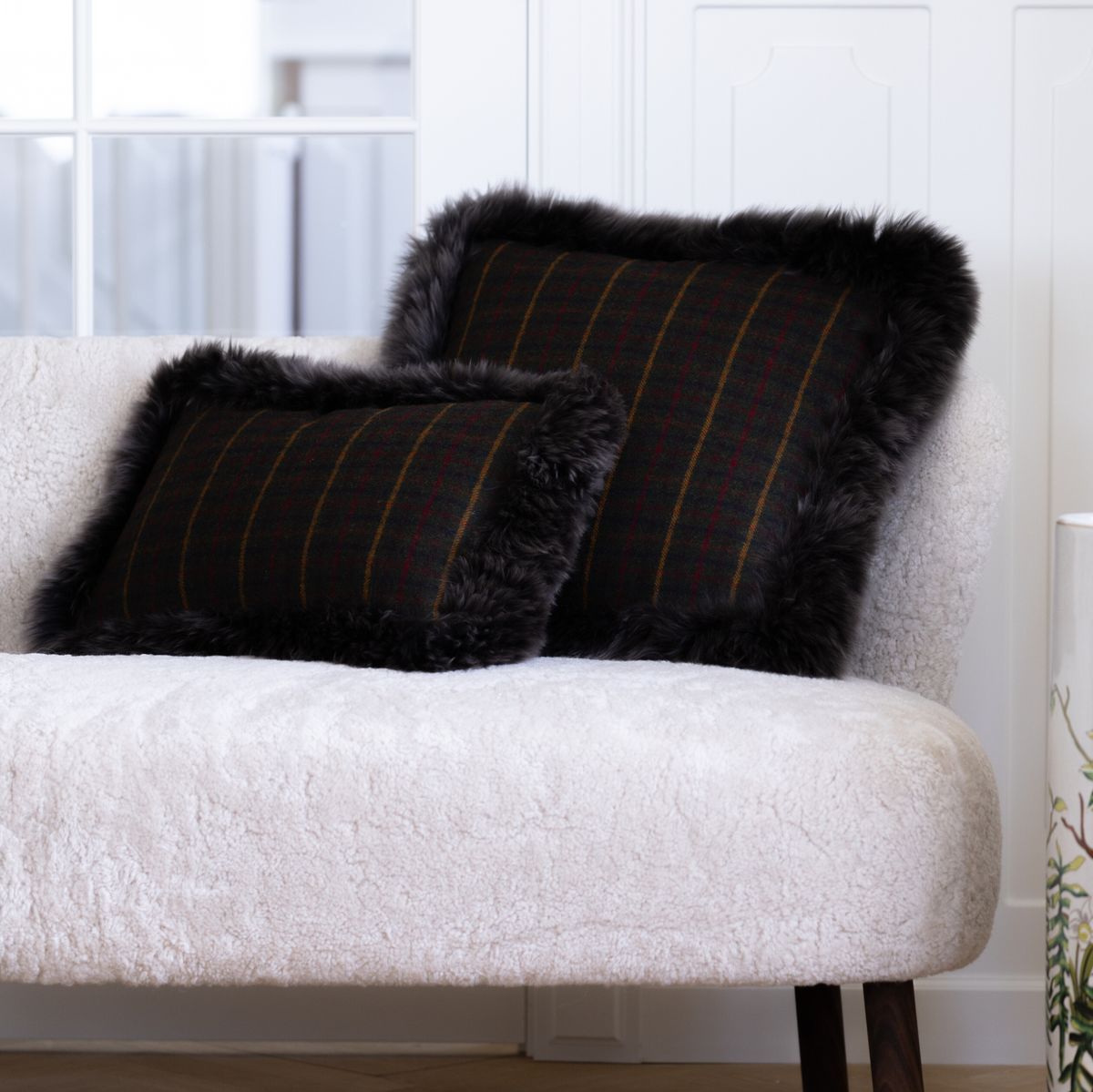 Cheked Collection | Uldpude | Langhåret | Dobbeltsidet | 34x52 cm