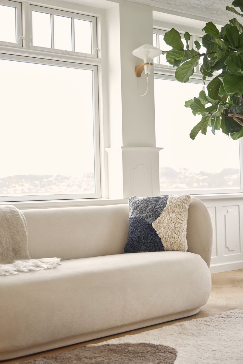 Trefarvet lammeskindspude | Korthåret | New Zealand | Dobbeltsidet | 46x46 cm