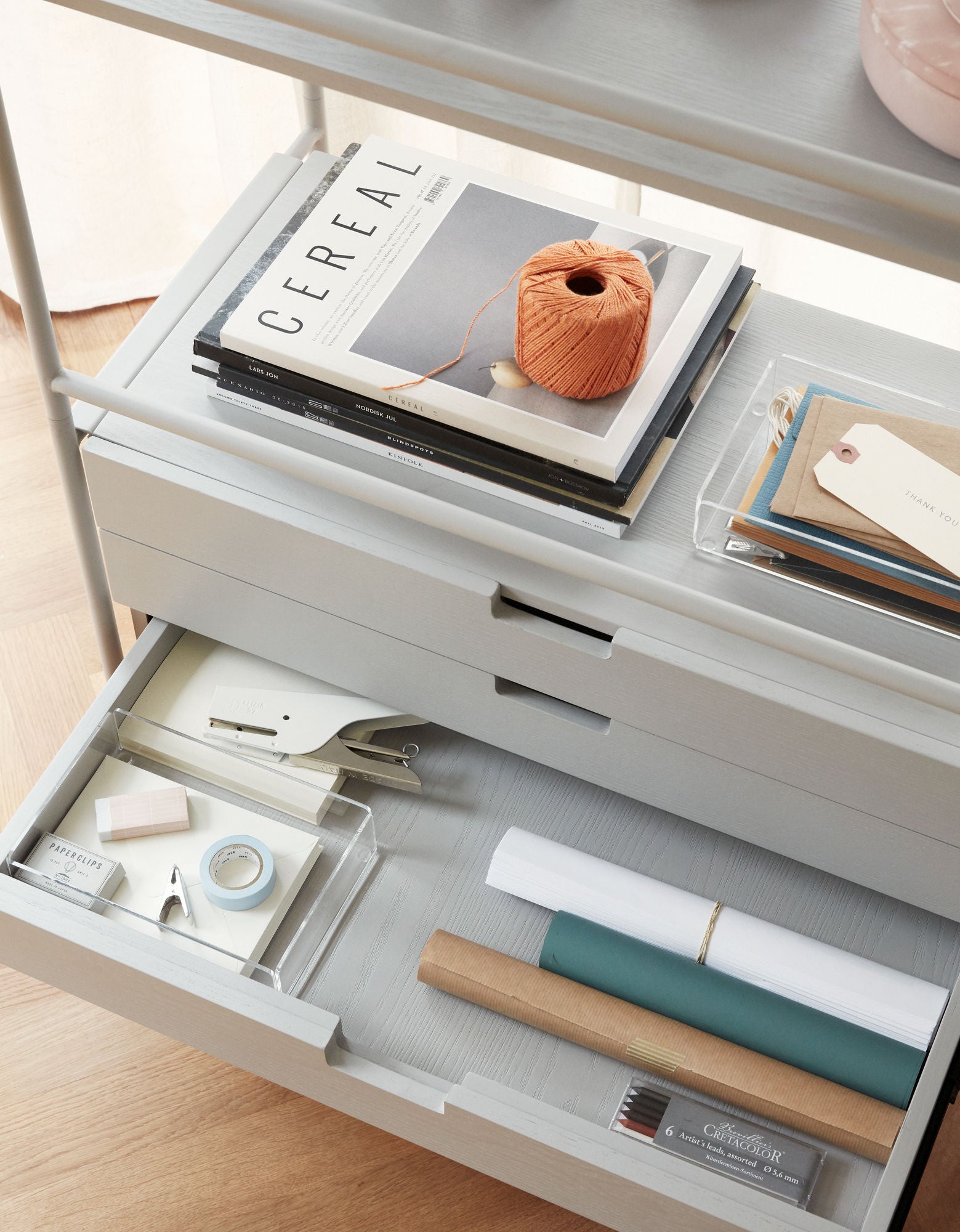 Kumo Reol Lysegrå - 149x39xh145cm