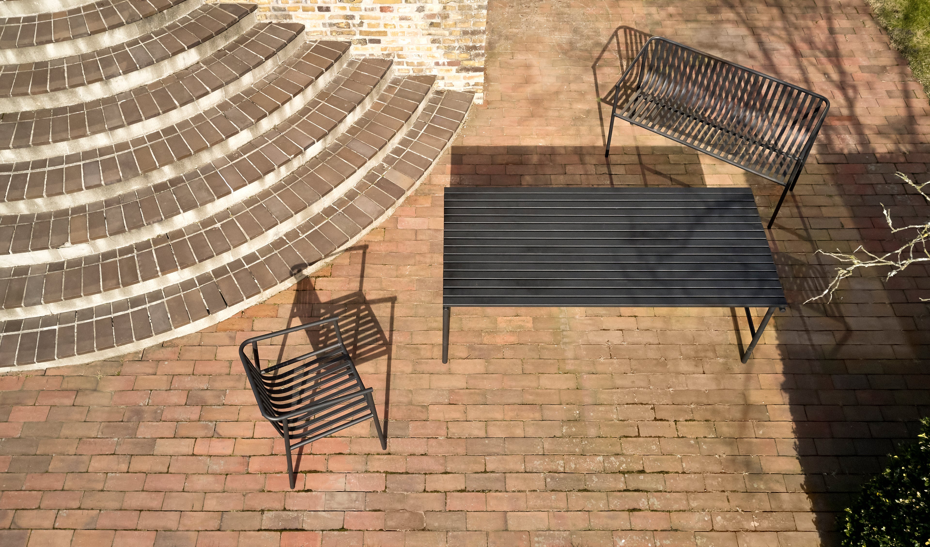 Villa Outdoor Bænk Sort - 133x59xh82cm