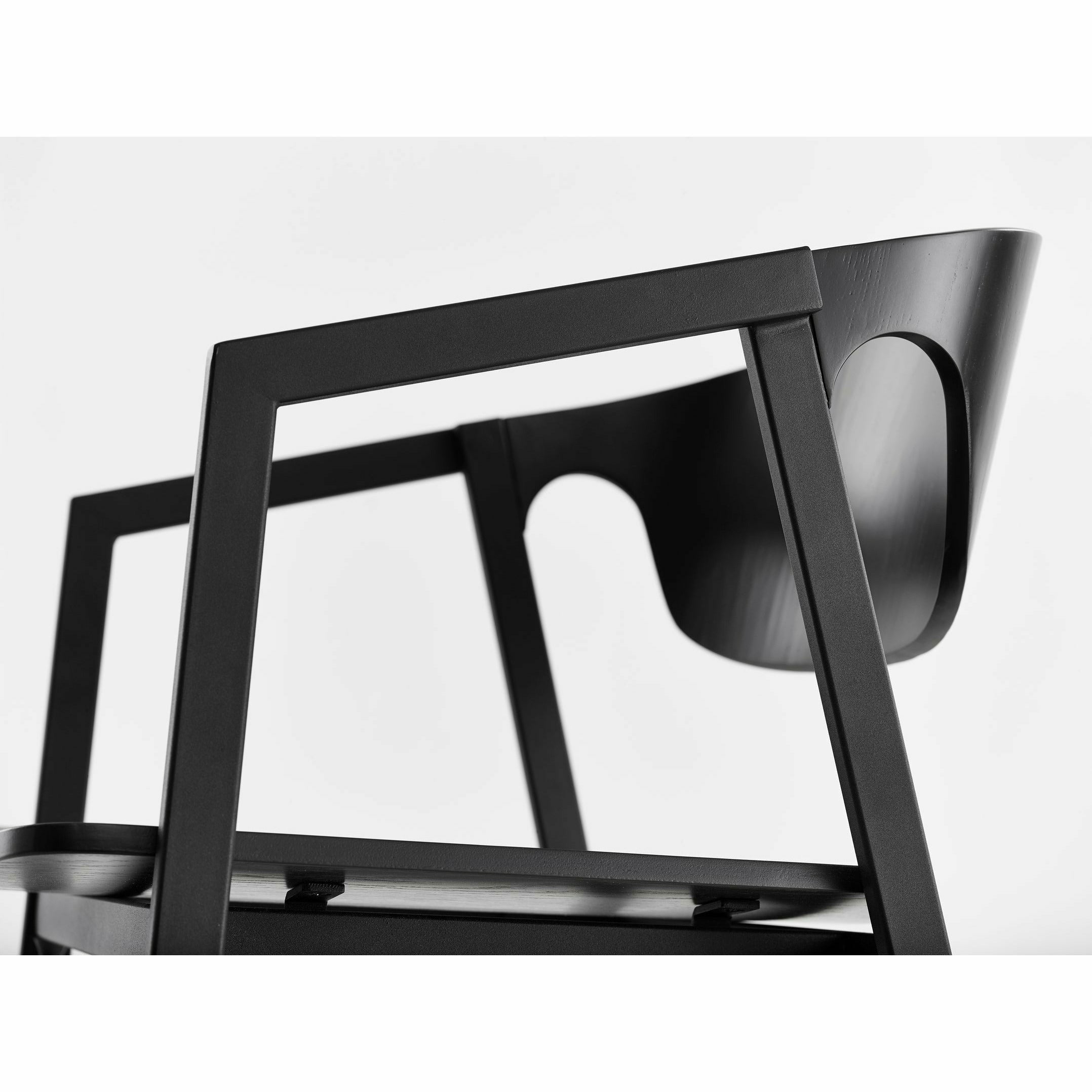 WOUD -  S.A.C. dining chair - Black