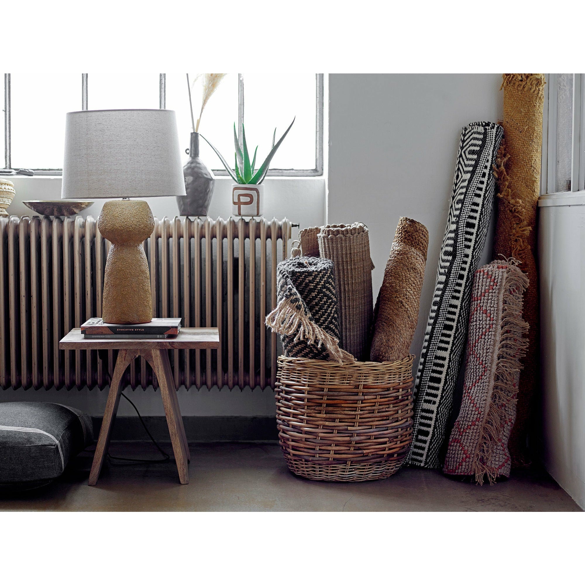 Bloomingville Bloomingville Aby Tæppe, Sort, Jute - DesignGaragen.dk.