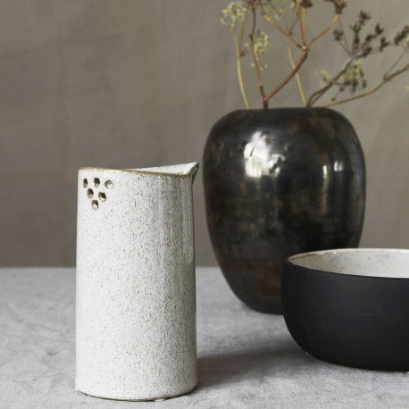 House Doctor - Kande / Mælkekande "Ivy" Sand dia: 7,8 cm, h: 14 cm