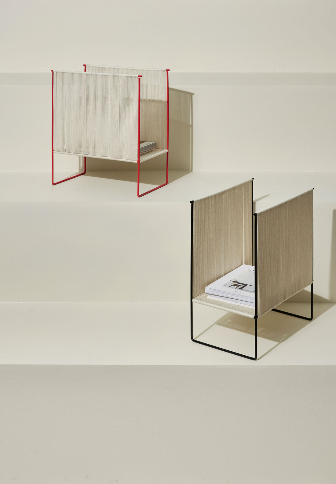 Hübsch String Magasinholder Sort/Hvid