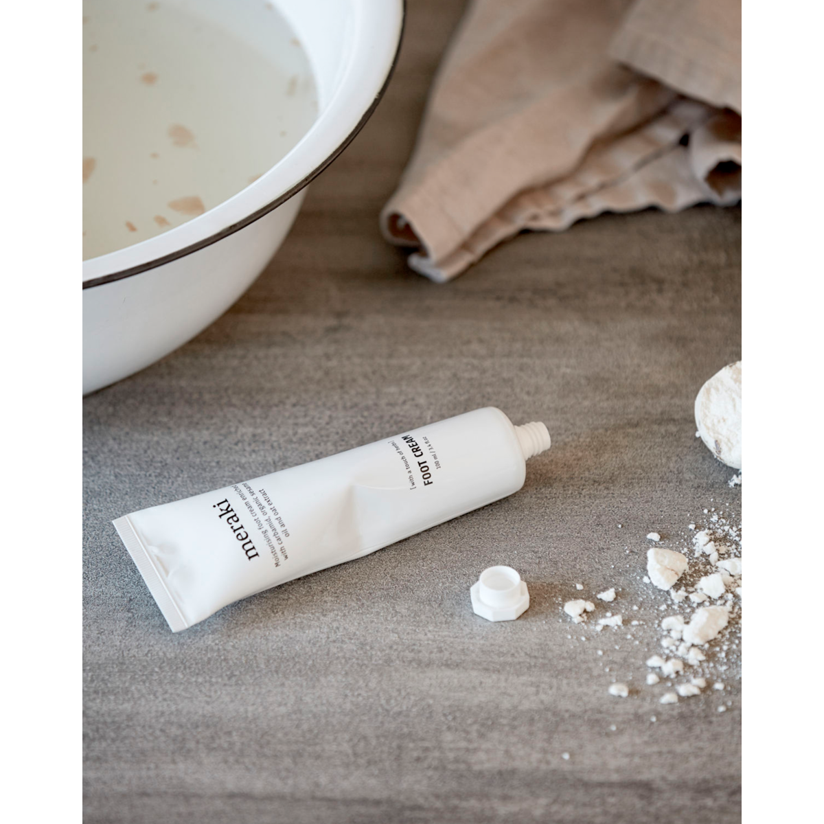Foot cream, Hvid