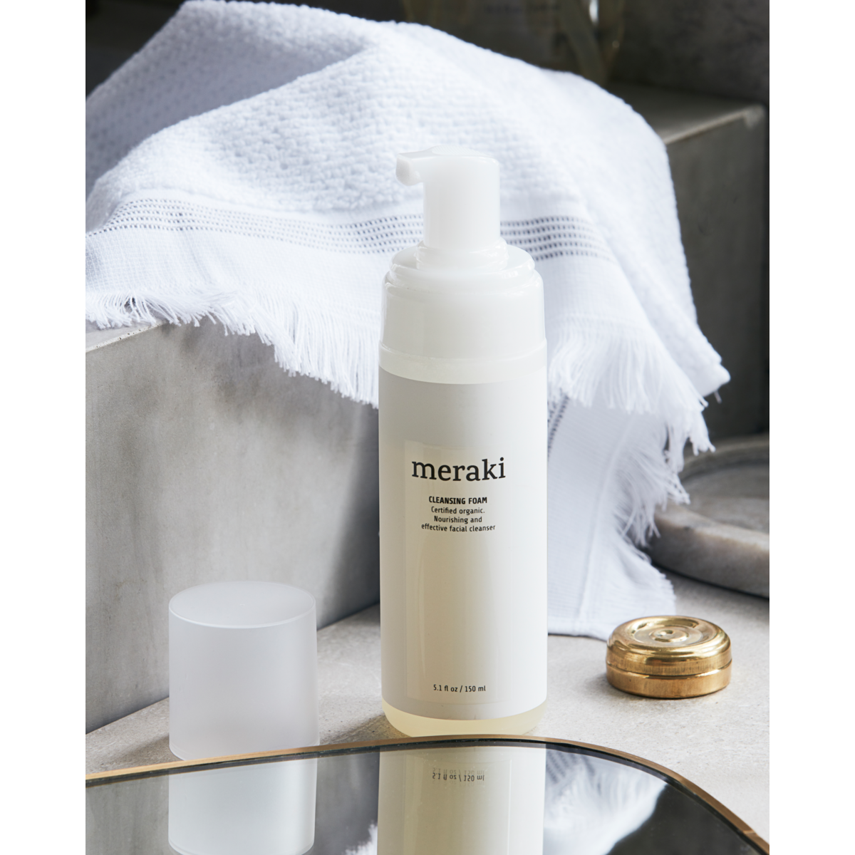 Cleansing foam, Hvid