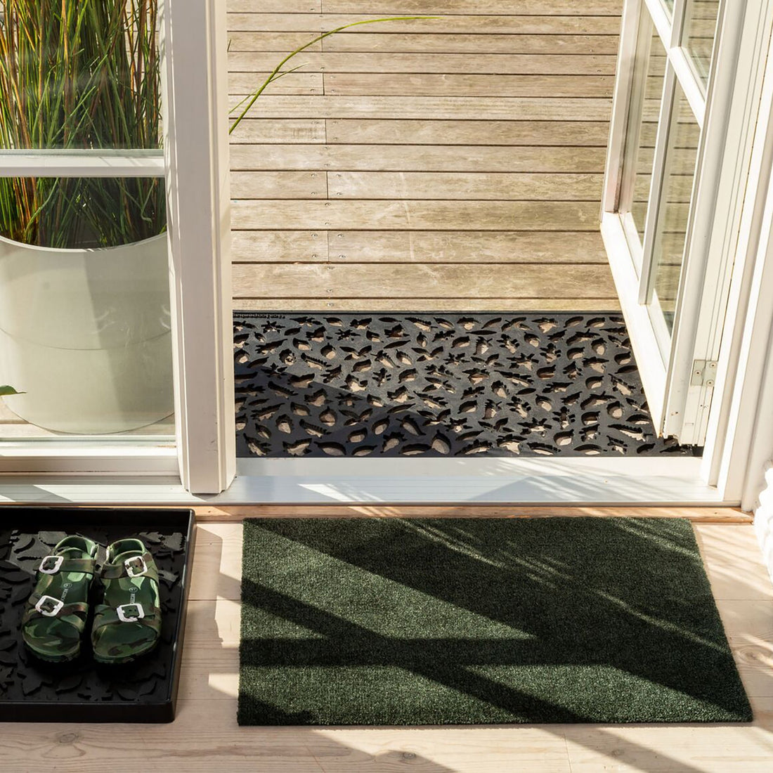 GULVMÅTTE 40 x 60 cm - UNI COLOR/DARK GREEN - Tica Copenhagen - DesignGaragen.dk