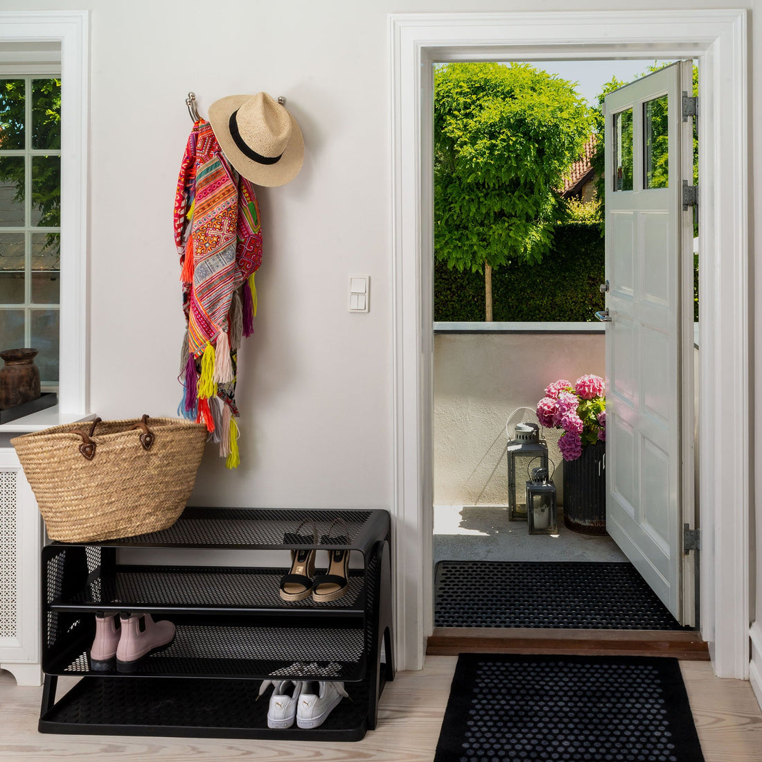 TICA RACK, FLOOR - LARGE/BLACK - Tica Copenhagen - DesignGaragen.dk