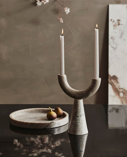 RIF lysestage i marmor - h26,5 cm - lys brun