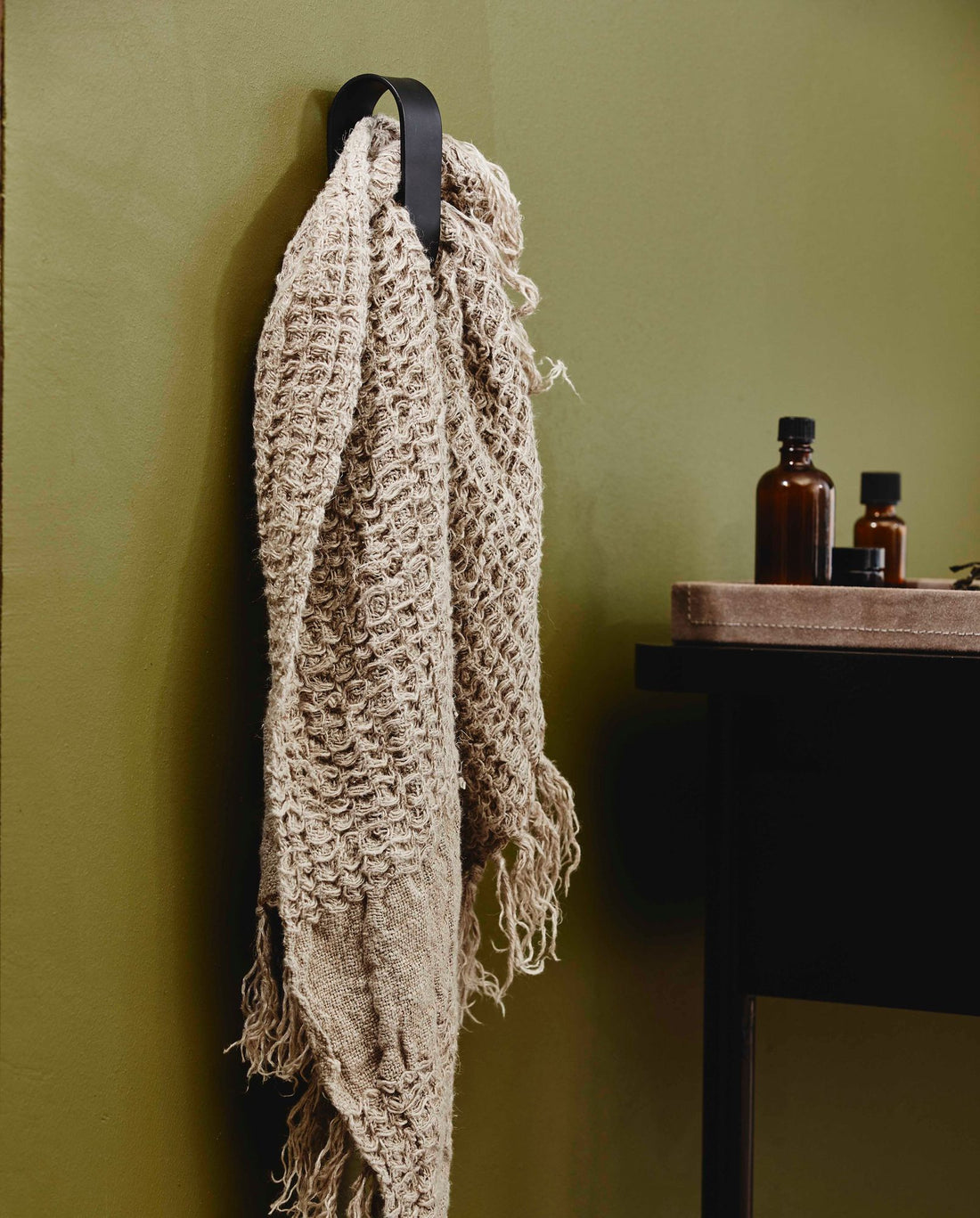 SOTRA håndklædeholder i rustfrit stål - H10,5 cm - sort