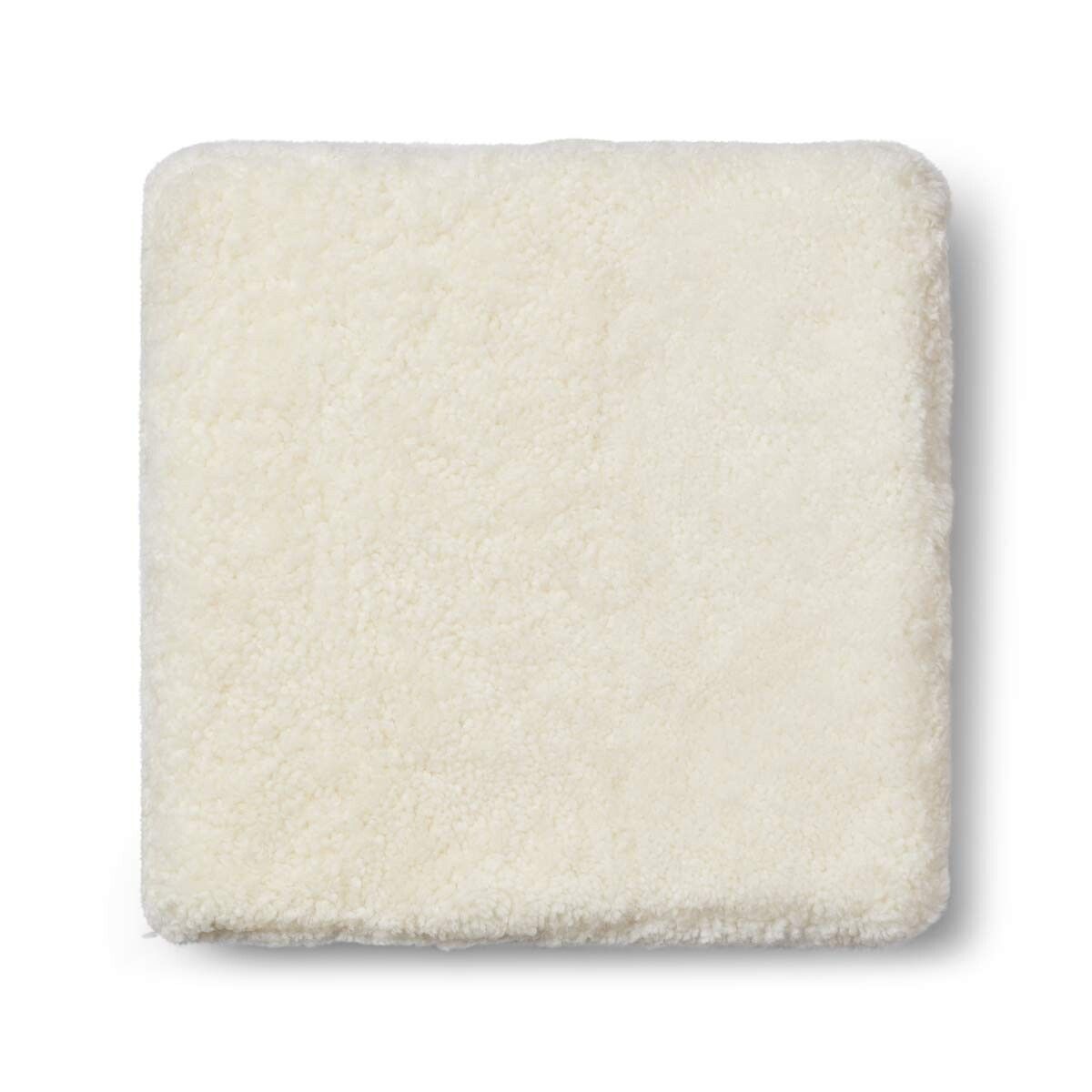 Puf | Lammeskind | Korthåret | New Zealand | 40x40x13 cm