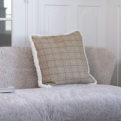 Checked Collection | Uldpude | Korthåret | 52x52 cm