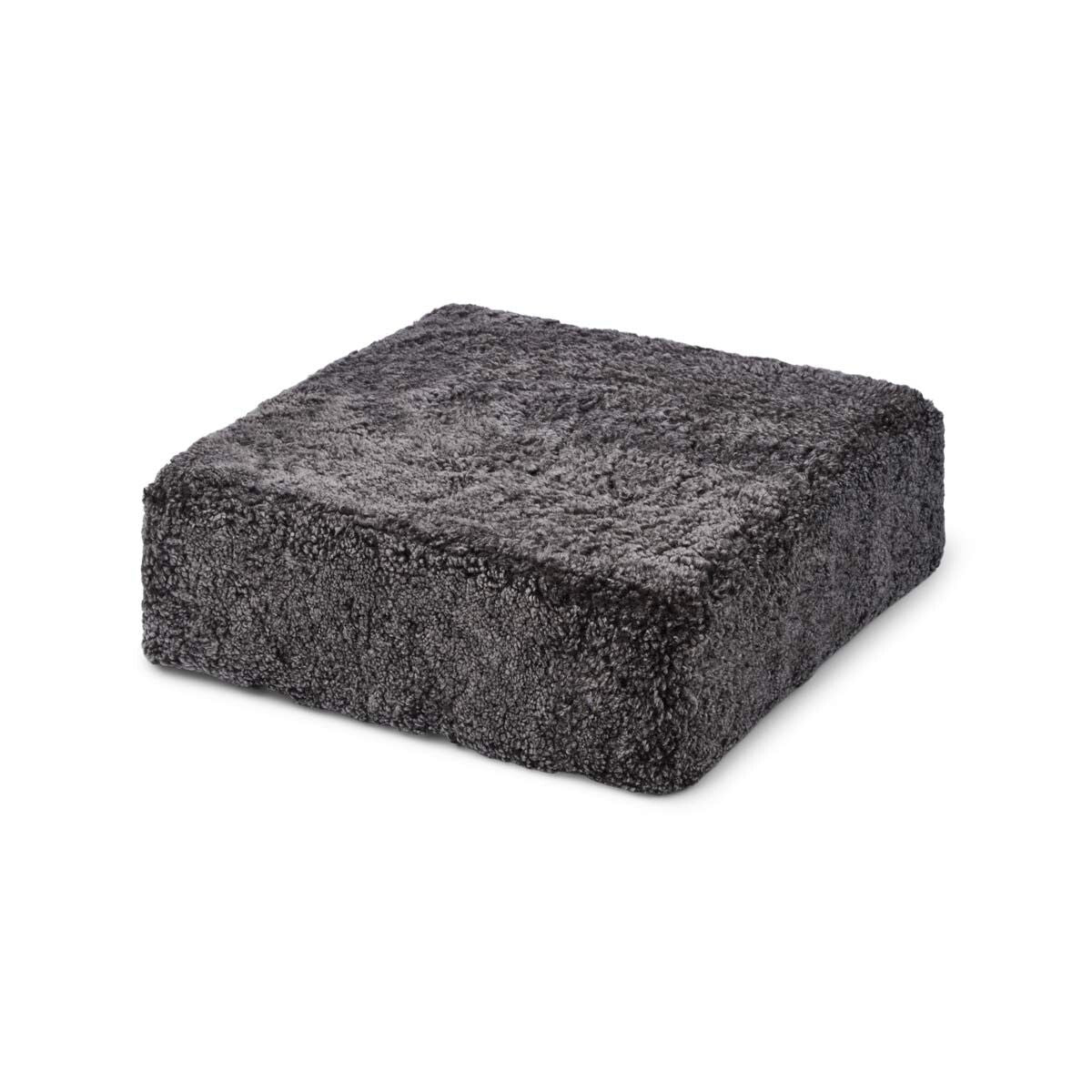 Puf | Lammeskind | Korthåret | New Zealand | 40x40x13 cm