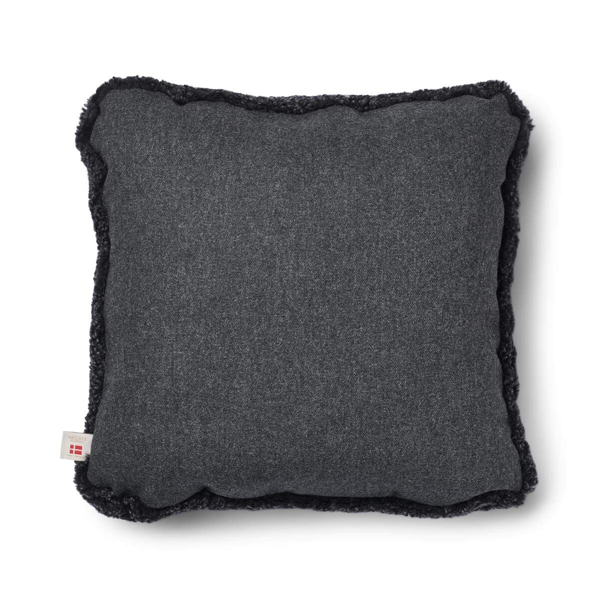 Classic Collection | Pude | Korthåret | 52x52 cm