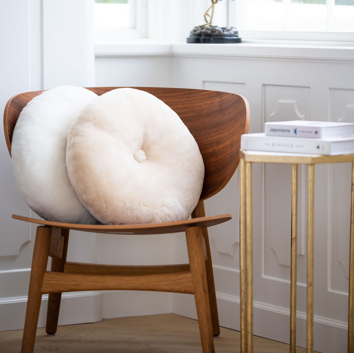 Lammeskindspude | Moccasin | Dobbeltsidet | Ø45 cm