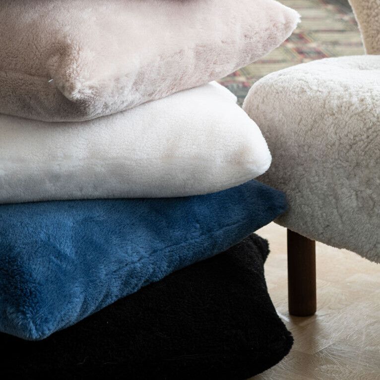 Lammeskindspude | Moccasin | Dobbeltsidet | 40x40 cm