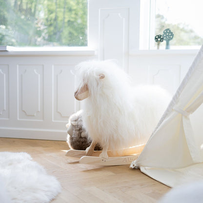 Rokkefår Povl Kjer Design | Korthåret Lammeskind | Stor L85xB25xH60 cm