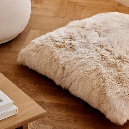 Maxi Float Pude | Langhåret | New Zealand | 90x90 cm