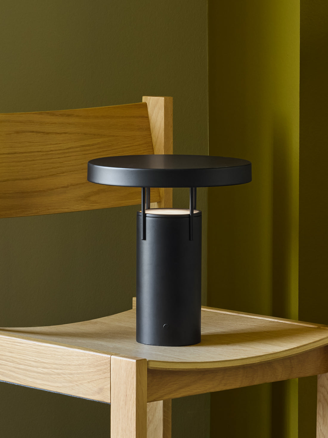 BringMe Transportabel Lampe Mat Sort - ø25xh28cm