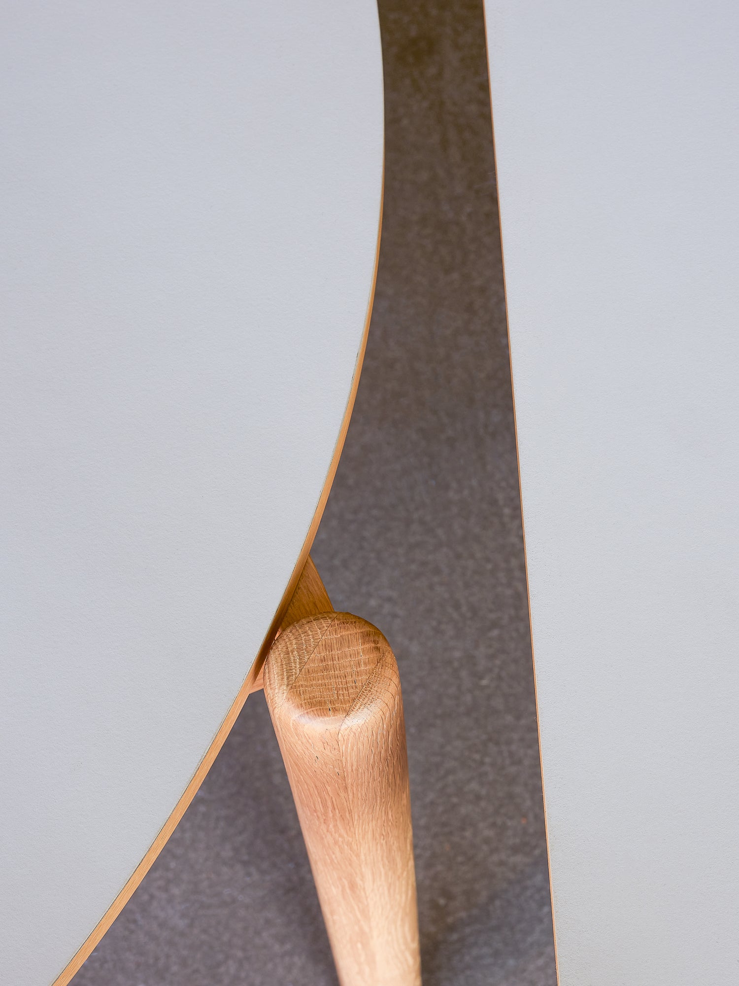 Oblique Spisebord Rund Grå - ø115xh75cm