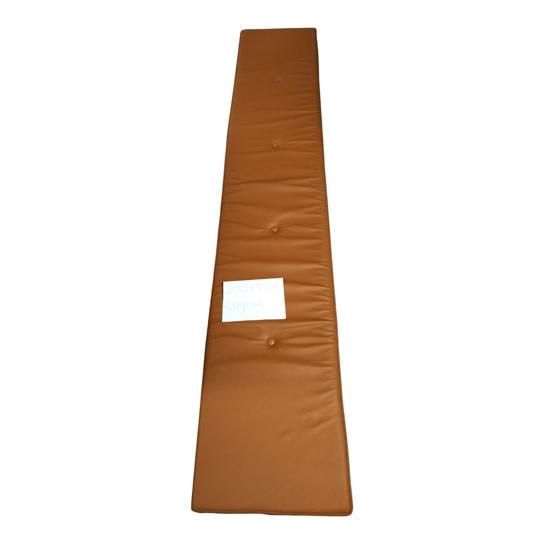 Restparti - 230x40x4 i cognac læder med 4 knapper