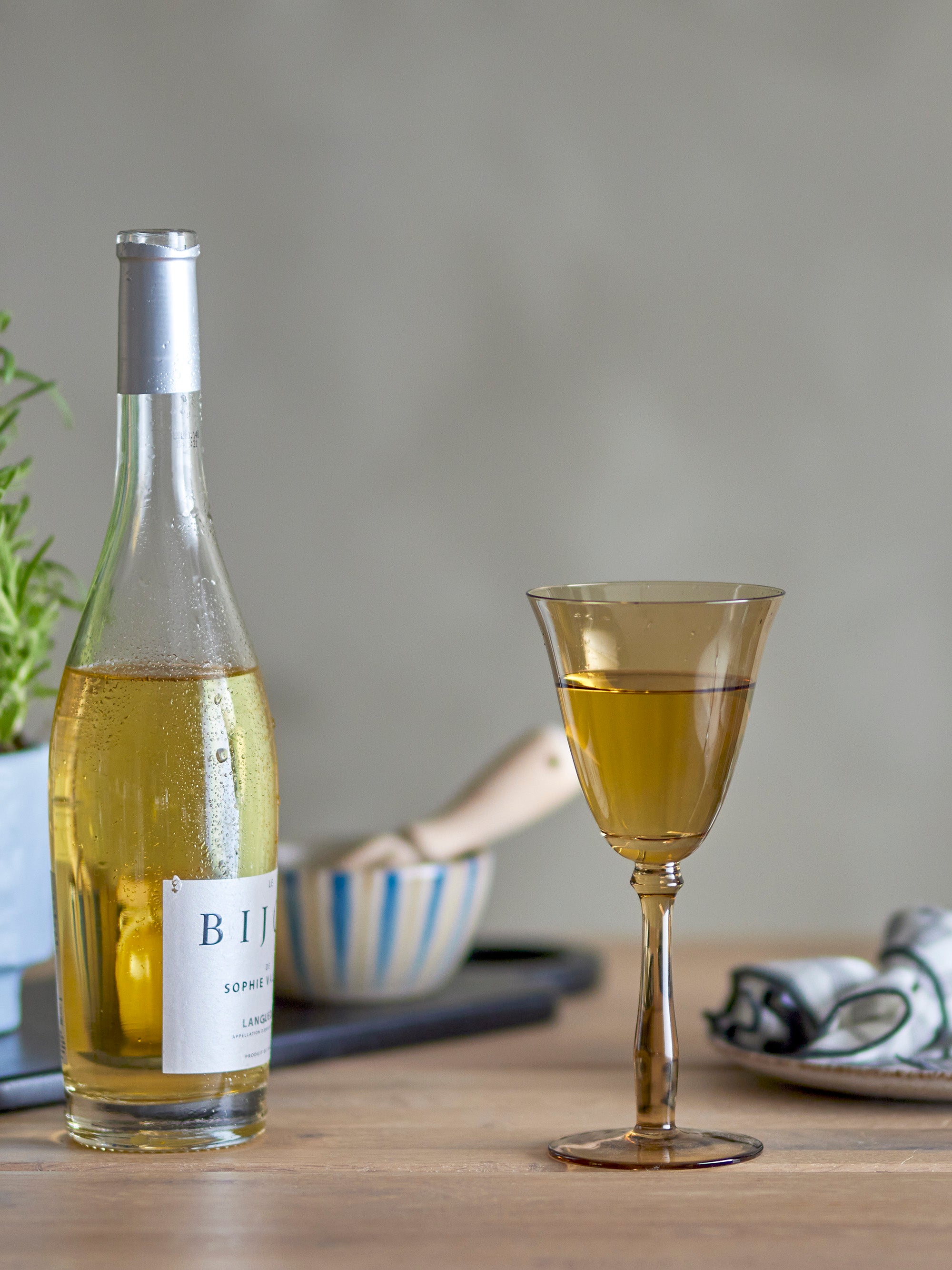 Viaja Vinglas, Brun, Glas