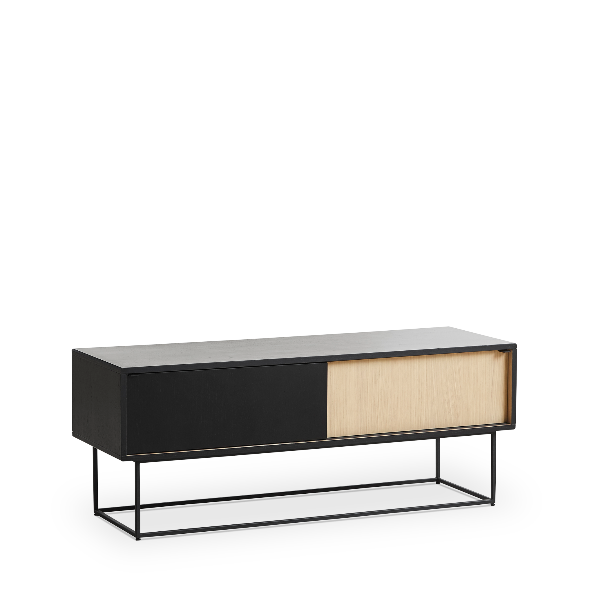 WOUD - Virka sideboard (Low) - Oak/black - WOUD - DesignGaragen.dk