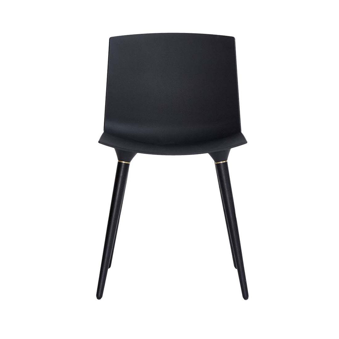 Andersen Furniture TAC - sæde i sort - ben i eg/sort lakeret - DesignGaragen.dk.