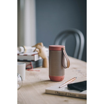 Kreafunk - Trådløs højttaler med rem aFUNK koral bronze