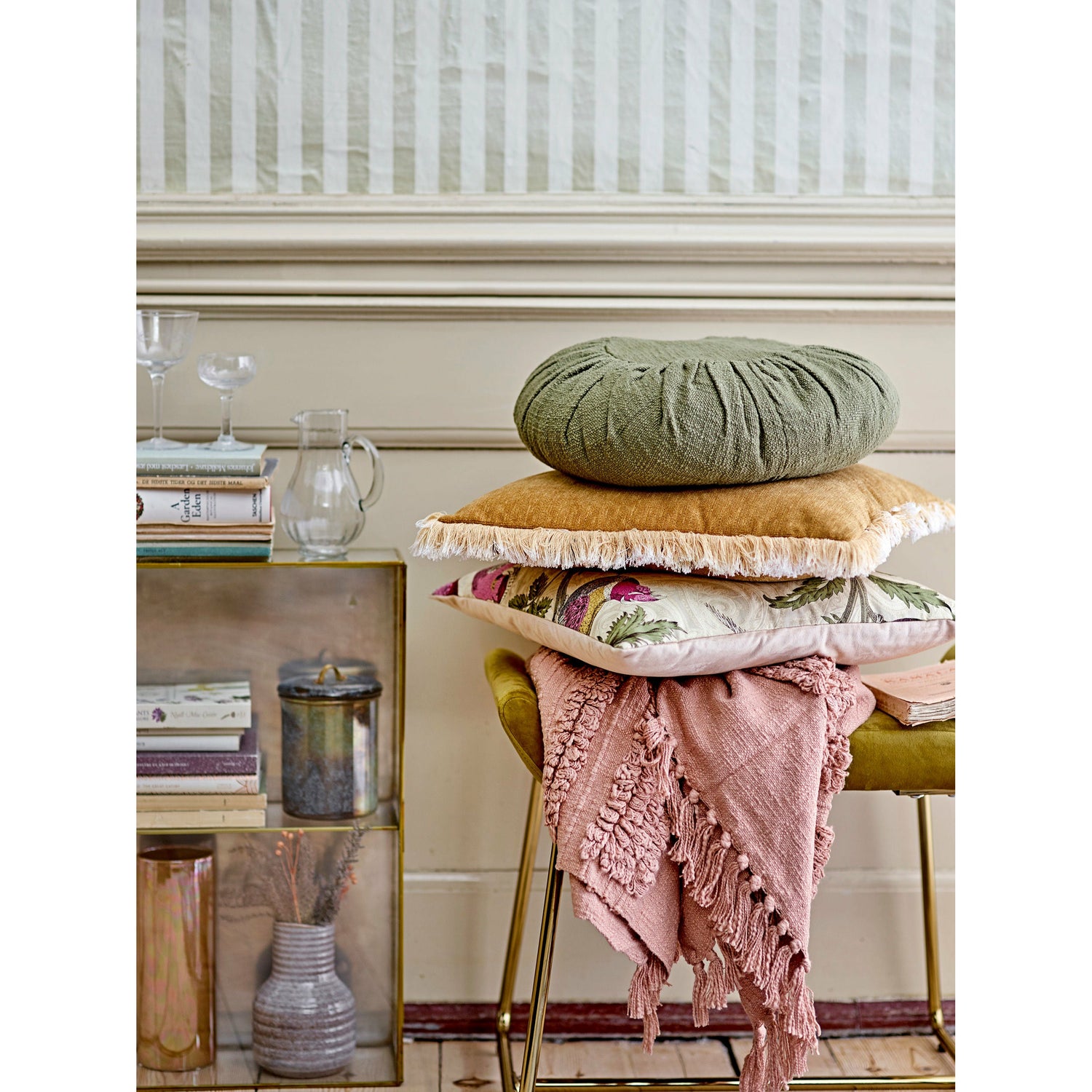 Bloomingville Bloomingville Lia Skab, Guld, Glas - DesignGaragen.dk.