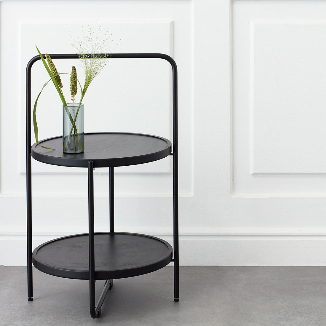 Andersen Furniture Mini Tray Table - Ø36 cm - black - DesignGaragen.dk.