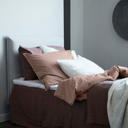 By Nord-Sengesæt, Dagny, Straw w. bark-l: 200 cm, w: 140 cm, w: 63 cm, h: 60 cm