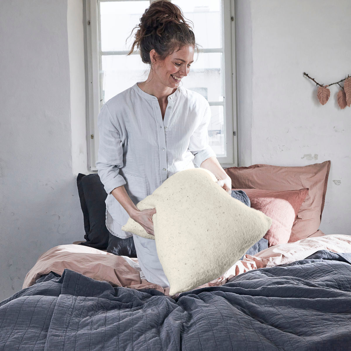 By Nord-Pyntepudebetræk, Ingeborg, Haze-l: 50 cm, w: 50 cm