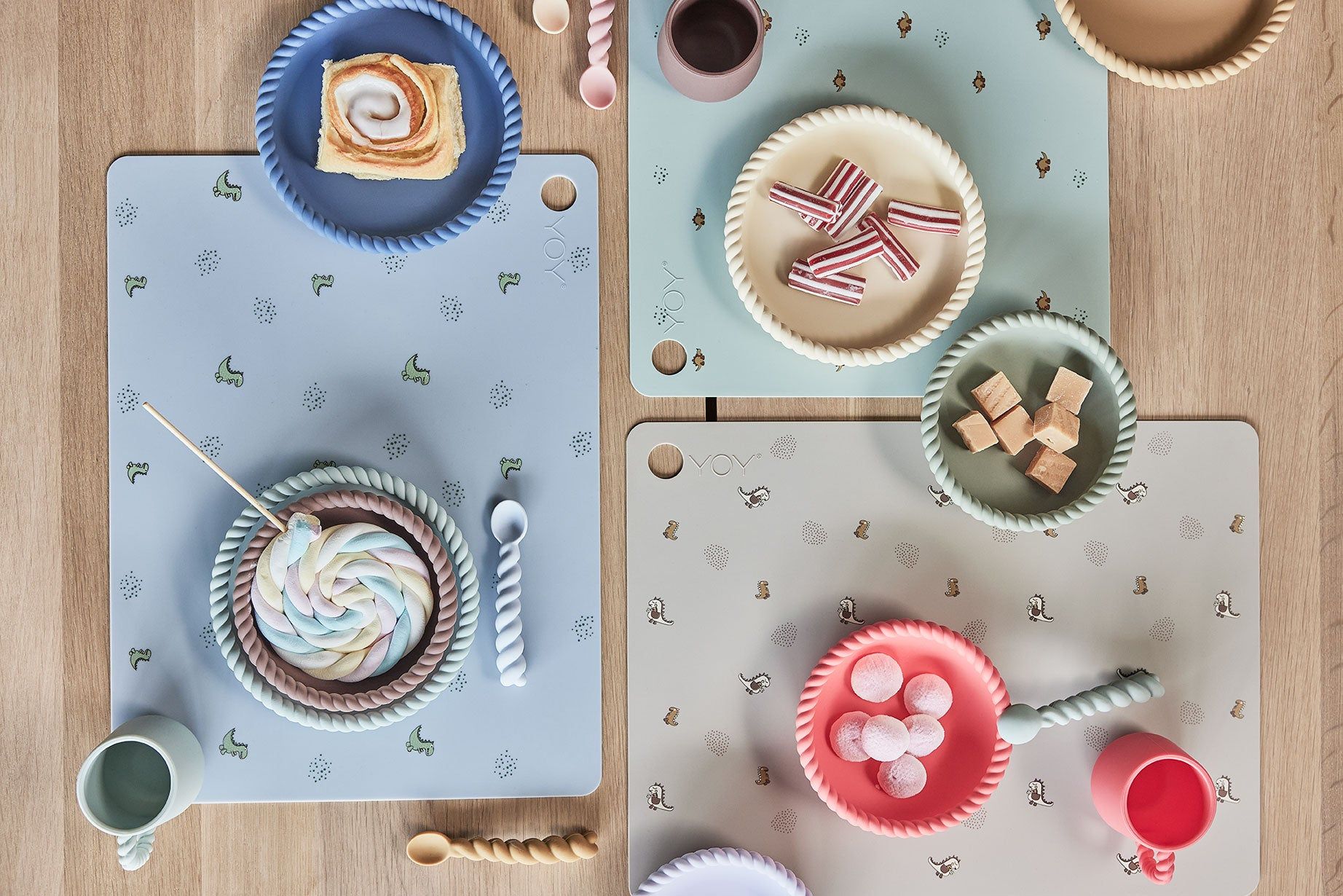 OYOY MINI Theo Dino Dækkeserviet