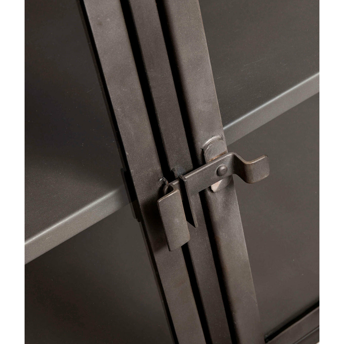 MUUBS - Højskab Boston - Sort (LGB) - Jern - B: 90 H: 200 D: 40 cm - Muubs - DesignGaragen.dk